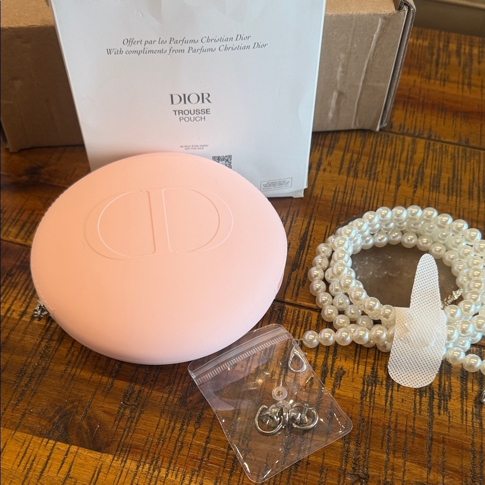 Dior round 2025 jelly style pouch/bag with free pearls straps and adapters - Picture 3 of 17